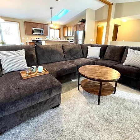Valley View Home With Game Room, & Exclusive Beach & Pool Access